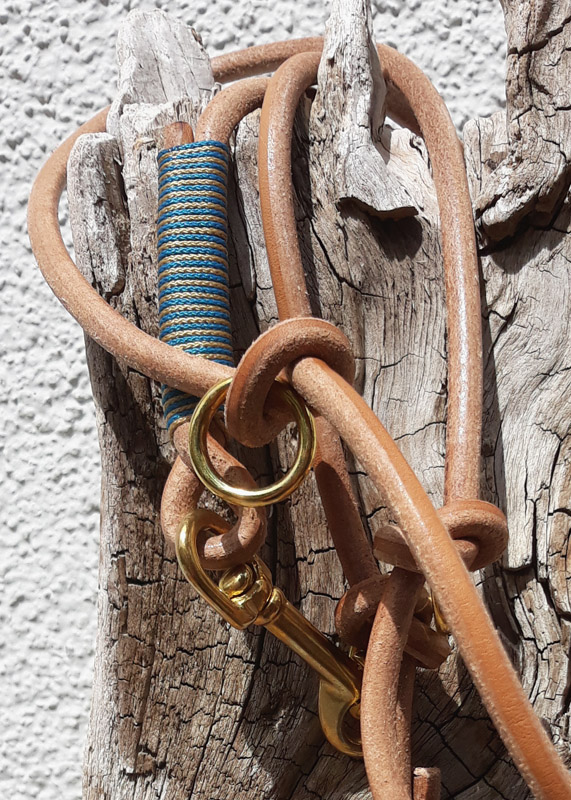 Leine Leder natur-türkis rund 3 Ringe messing_Detail