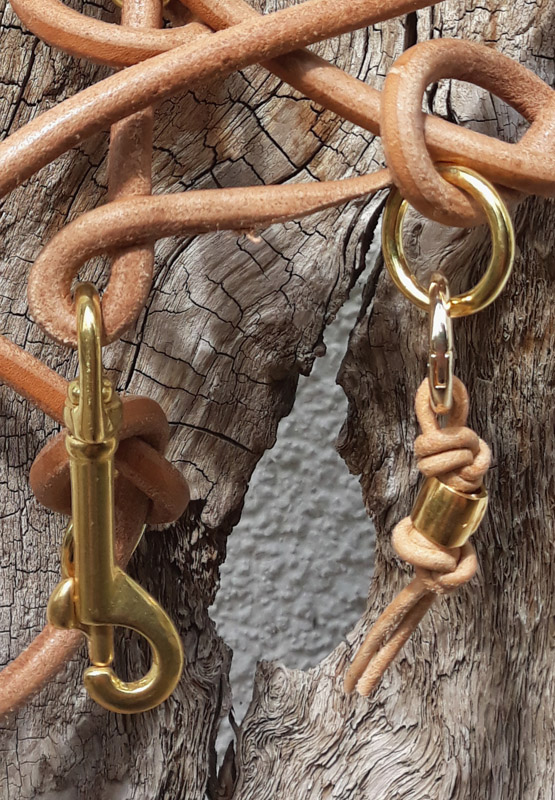 Leine Leder natur rund 3 Ringe messing Schmuckanhänger_Detail