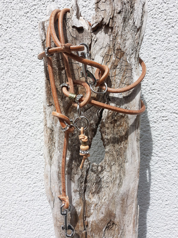 Leine Leder natur rund Schmuckanhänger 3 Ringe silber Strassringe