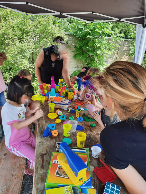 Kinderspieltisch