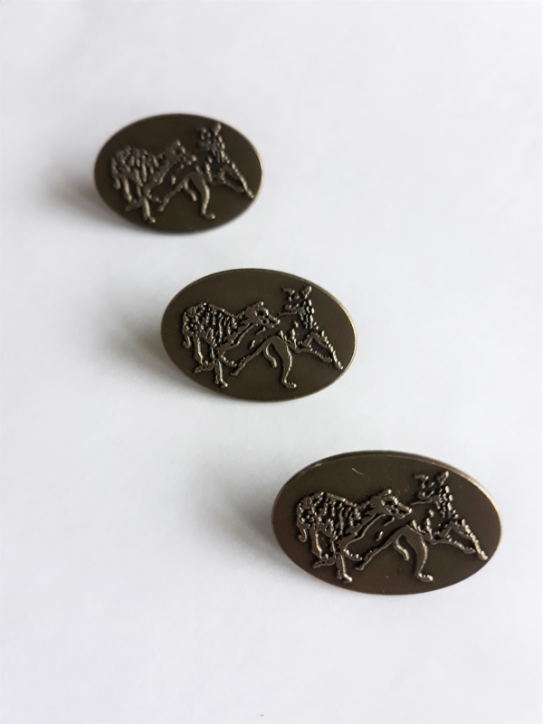 Schmuckanstecker aus Metall